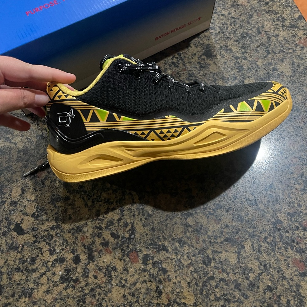 LG9-111 Tribal Yellow